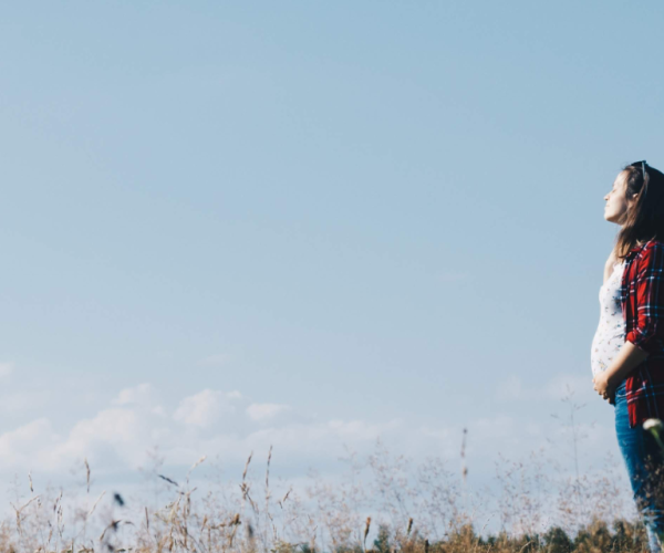 Babies Suffer When Pregnant Moms are Exposed to Polluted Air, But Folic Acid & Clean Energy Can Help